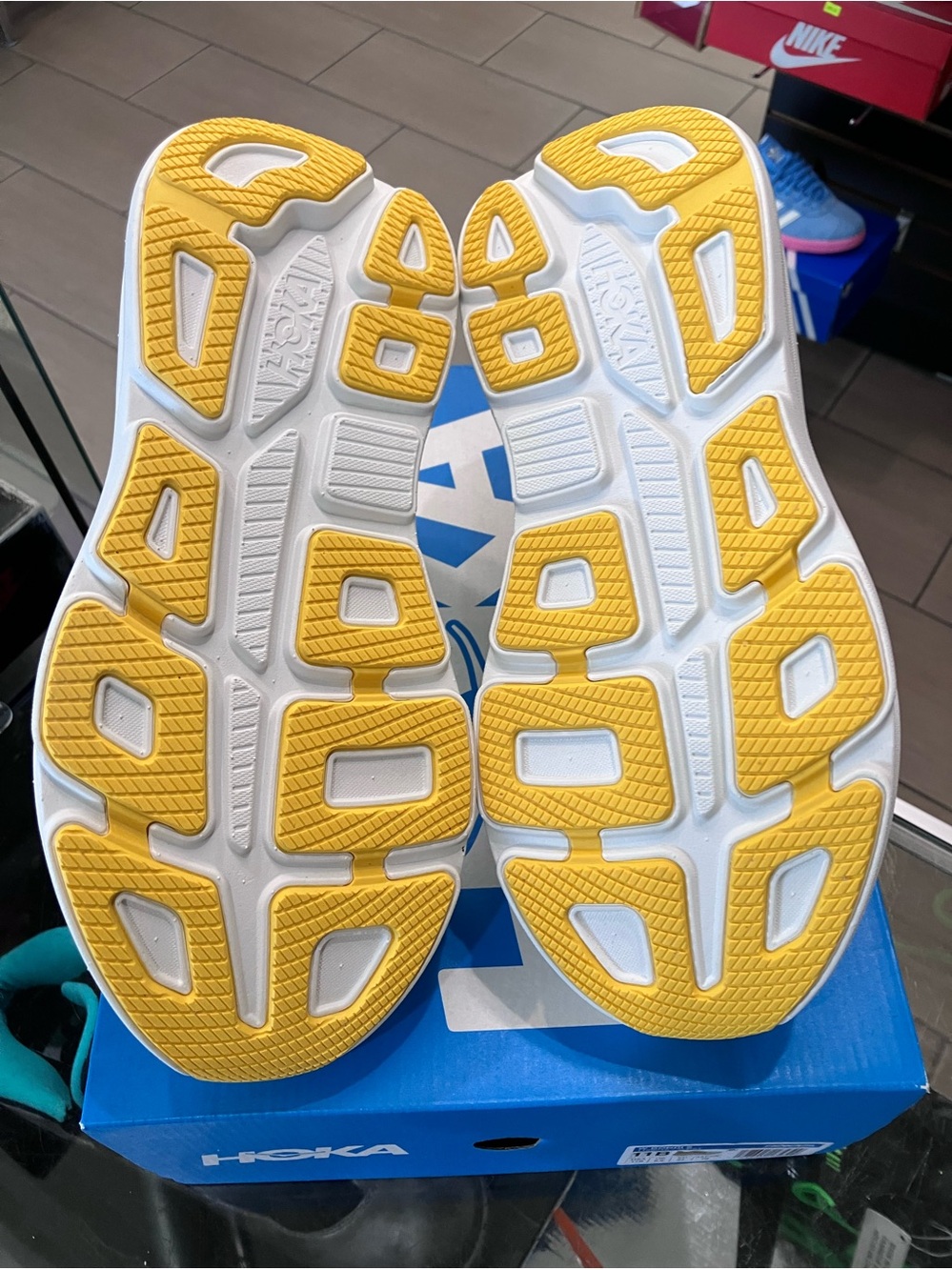 Women’s Hoka Bondi 9 Alabaster Birch Size 11 - Picture 7 of 9